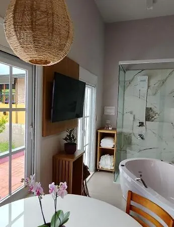 Esquina Brotense Hospedagem De Charme Com Hidromassagem Brotas Exterior photo