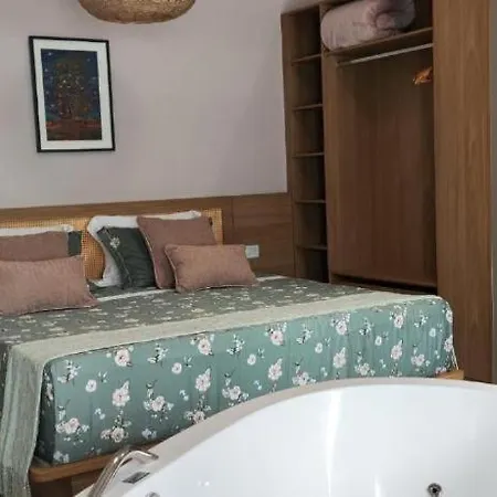 Esquina Brotense Hospedagem De Charme Com Hidromassagem Brotas Exterior photo
