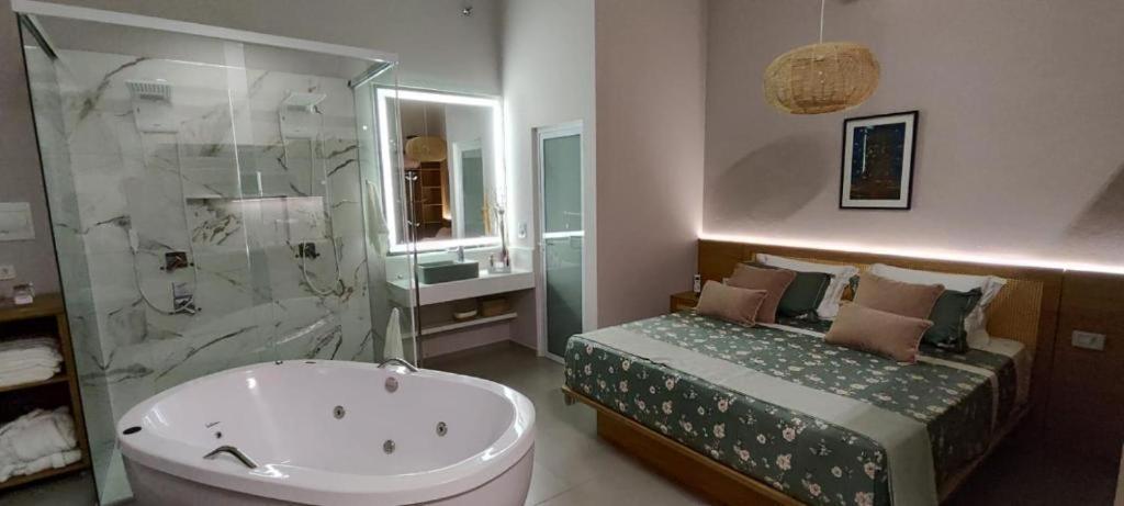Esquina Brotense De Charme Com Hidromassagem Brotas